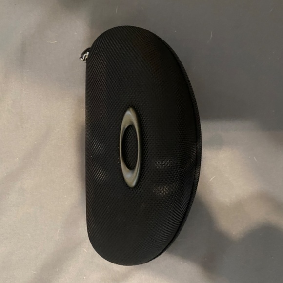 Oakley sunglasses & case - Picture 2 of 3